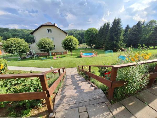 Całoroczne domki pod lasem