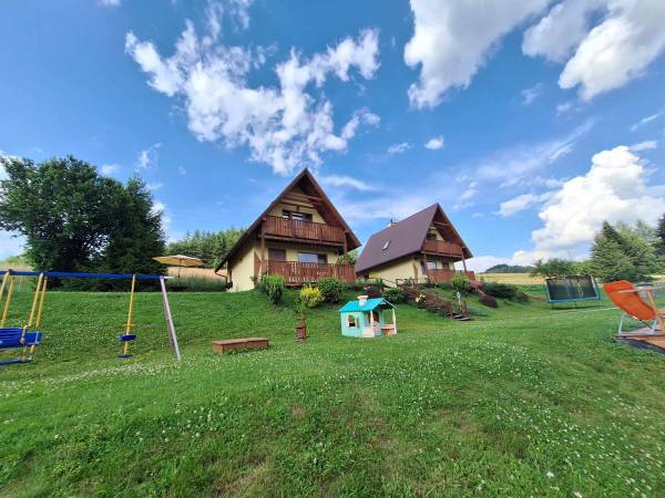 Całoroczne domki pod lasem