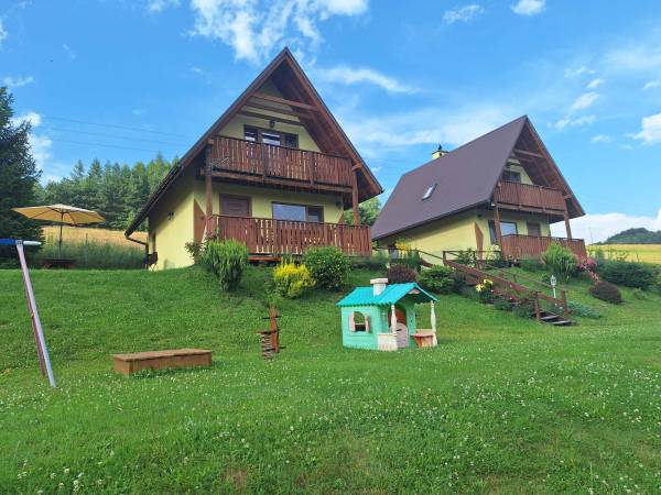 Całoroczne domki pod lasem