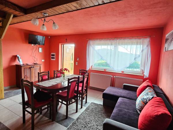 domek czerwony- salon