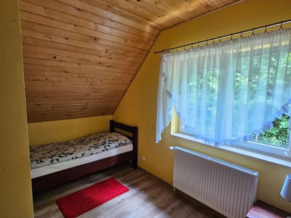domek czerwony- sypialnia