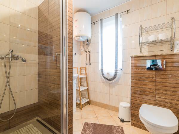 łazienka domek 6 osobowy