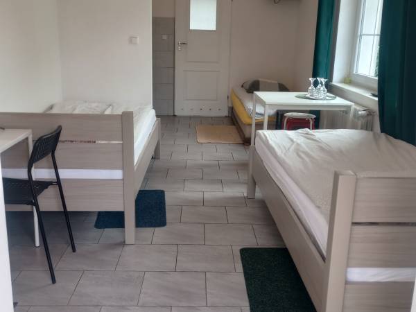 Mieszkanie 3 os. z niezależnym wejściem przy willi.