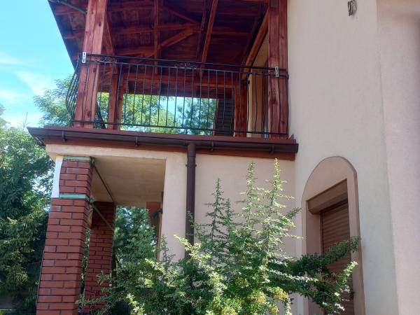 Nowiutki taras dla odprężenia gości.