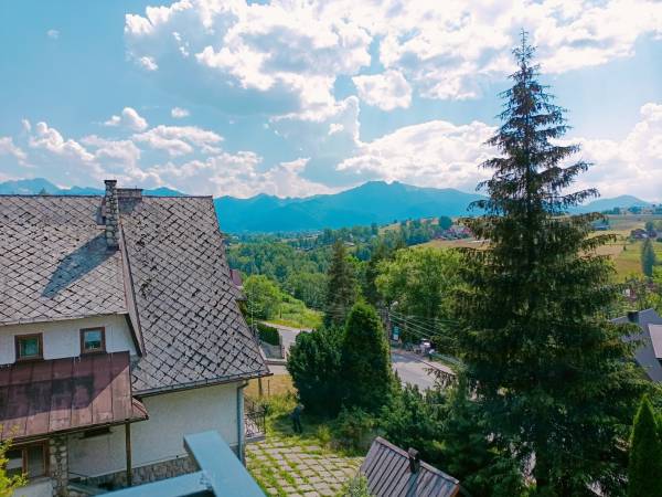 Apartament 2-osobowy z aneksem, łazienka, balkonem i widokiem na Giewont i Gubałówkę