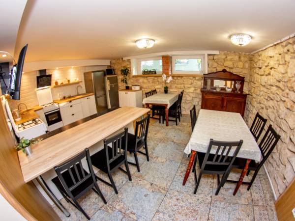 Kwatery RYDZ Częstochowa Kuchnia i Jadalnia