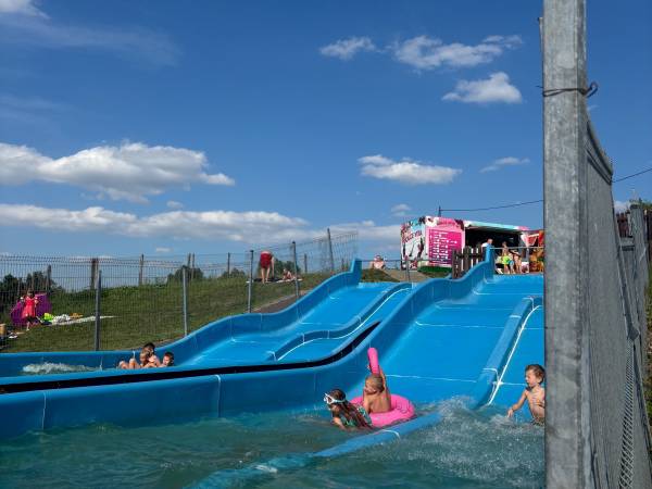 Plaża miejska oddalona od domku 10 minut samochodem