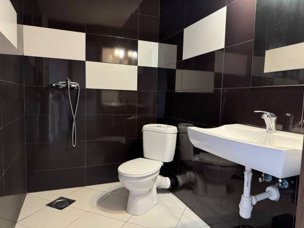 Pokój nr. 8 z prywatną łazienką 