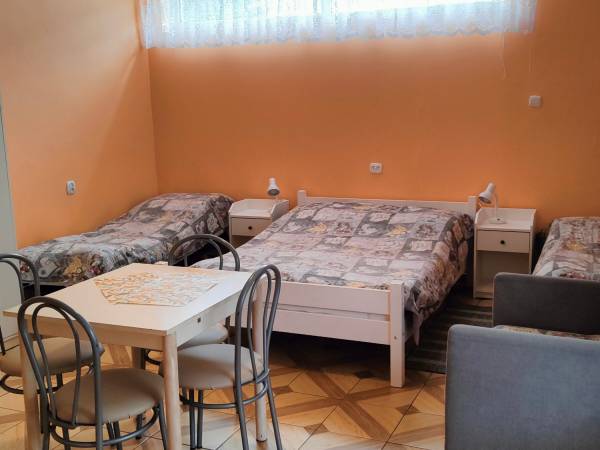 pok. nr 8. (4-5os. parter)