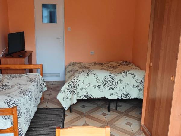 pok. nr 7. (3 os.parter)