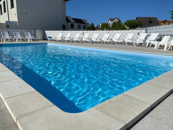 basen z podgrzewaną wodą