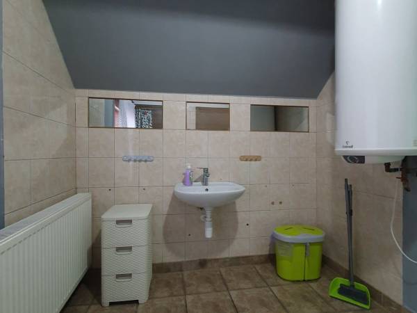 Łazienka do pokoju typu studio