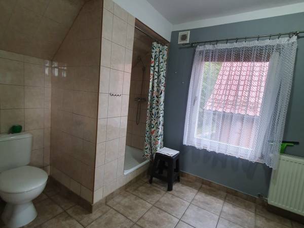 Łazienka do pokoju typu studio