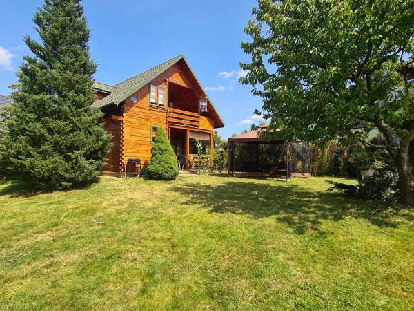 DOMEK RODZINNY NAD JEZIOREM BIAŁYM