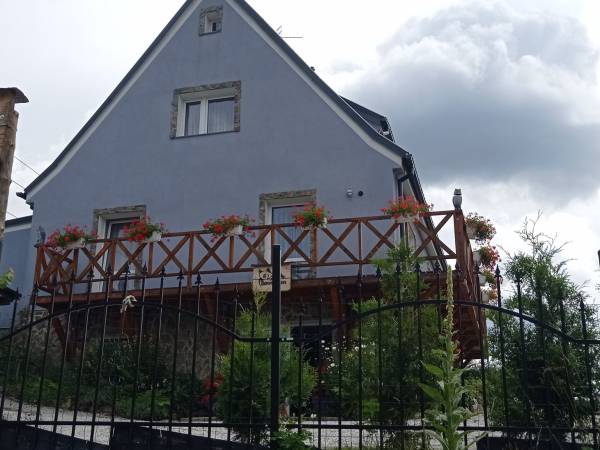 od strony ul głównej