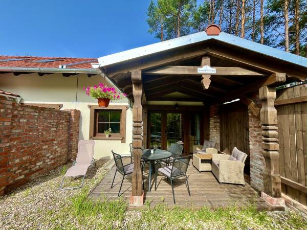 Dworek Wdzydze - Domki i Apartamenty
