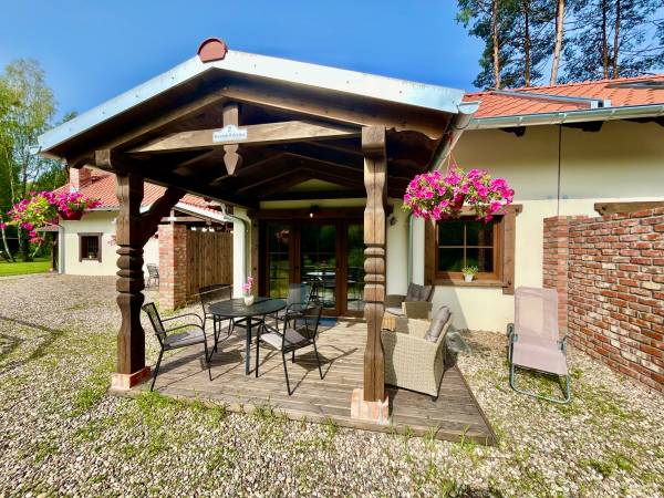Dworek Wdzydze - Domki i Apartamenty