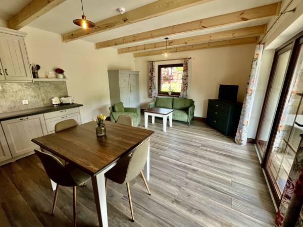 Dworek Wdzydze - Domki i Apartamenty