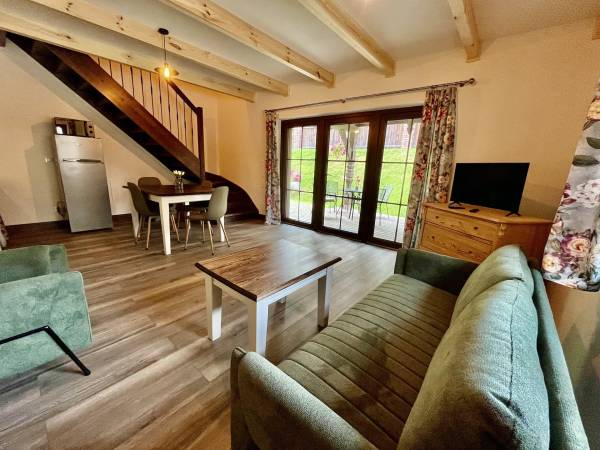 Dworek Wdzydze - Domki i Apartamenty