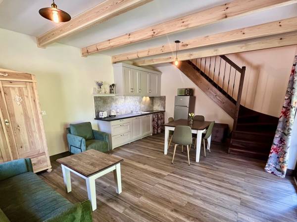 Dworek Wdzydze - Domki i Apartamenty