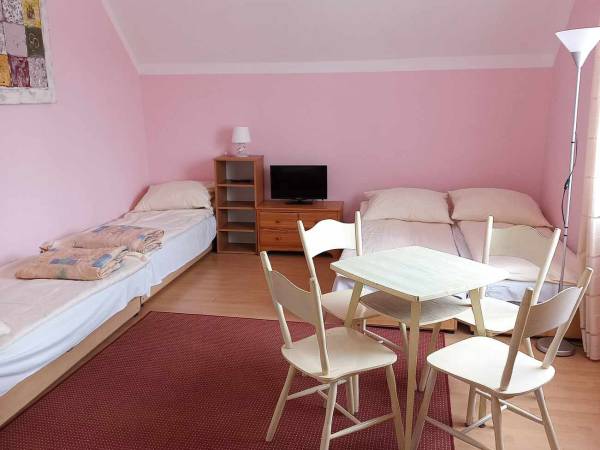 Pobierowo noclegi nad morzem - Pokoje gościnne u Lucyny, - pokój 4 osobowy z łazienką