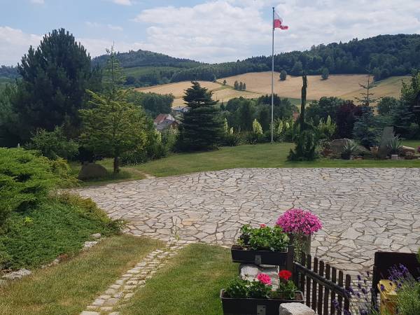 Apartament pod lasem