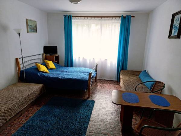 Pobierowo noclegi nad morzem - Pokoje gościnne u LucynPobierowo noclegi - pokój 4 osobowy z łazienką