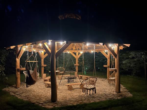 Gajówka - Całoroczne Pokoje i Apartamenty