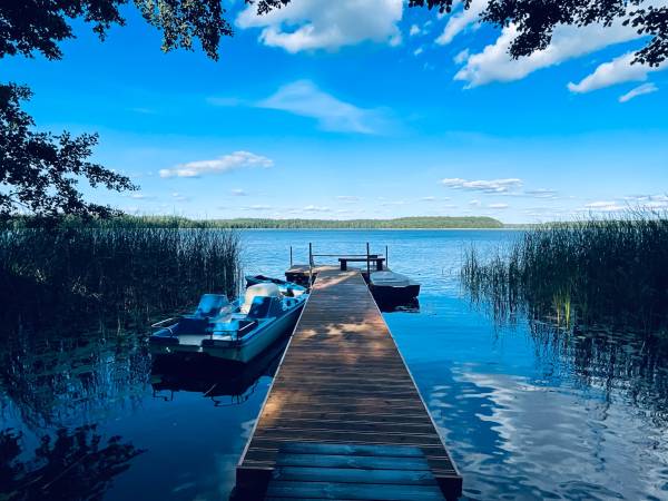 Dom nad jeziorem na Mazurach