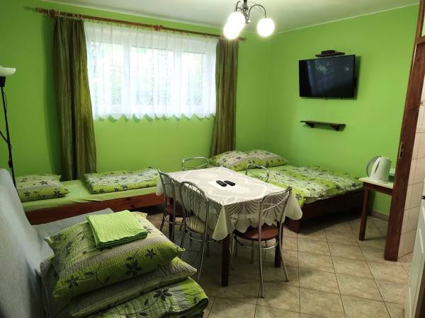 niskiparter z łazienką w pokoju