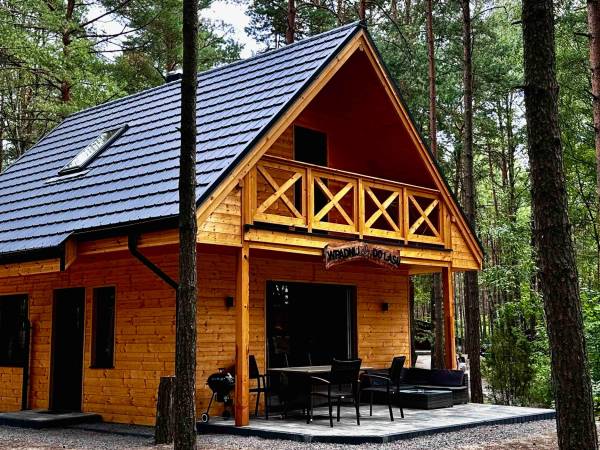 Wpadnij do lasu , domki nad jeziorem 