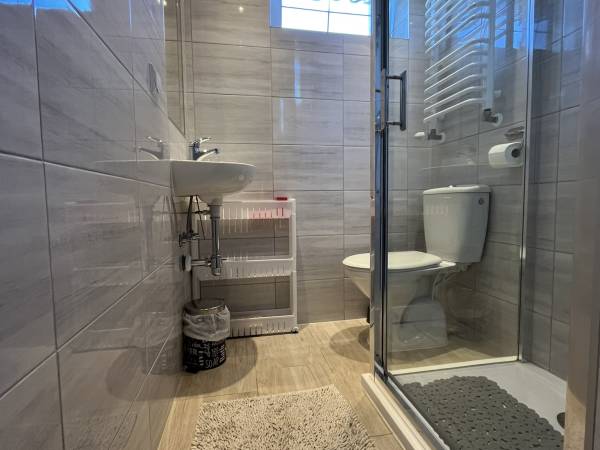 I piętro łazienka (do pok 2 os.)