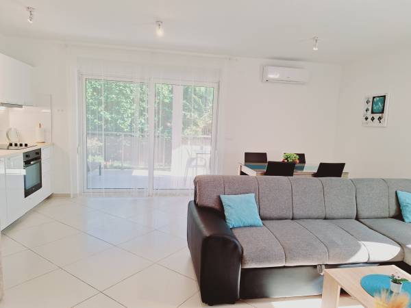 Enelani Apartamenty - tuż obok Trogiru!