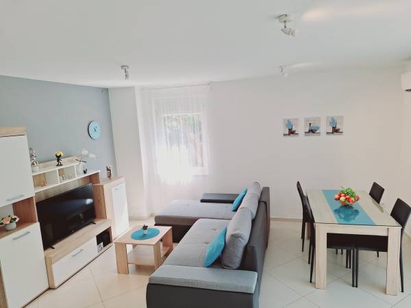 Enelani Apartamenty - tuż obok Trogiru!