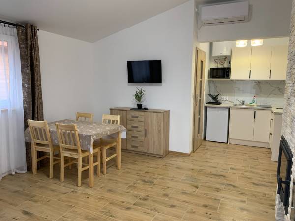 aneks - domek z kominkiem