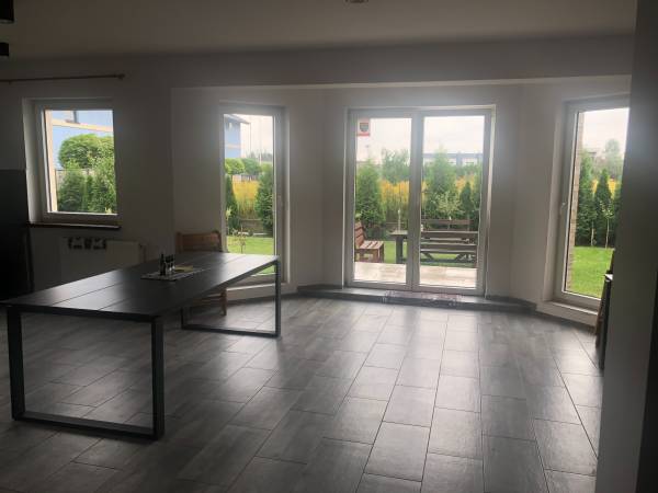 NIEZAPOMINAJEK 7 - POKOJE GOŚCINNE w LEGNICY