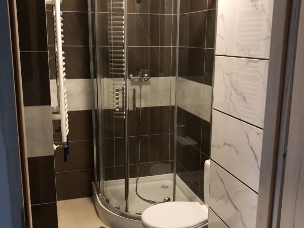 NIEZAPOMINAJEK 7 - POKOJE GOŚCINNE w LEGNICY