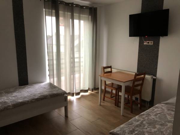 NIEZAPOMINAJEK 7 - POKOJE GOŚCINNE w LEGNICY