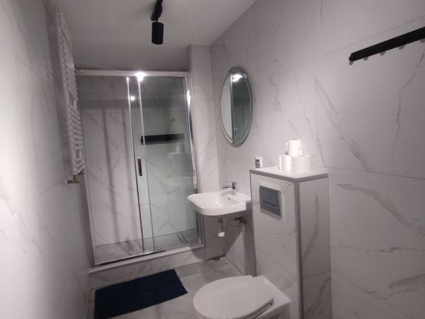 KINGASERWIS Pokoje do wynajęcia