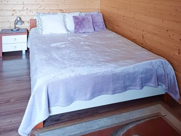 Dom nr 2 mniejsza sypialnia na piętrze