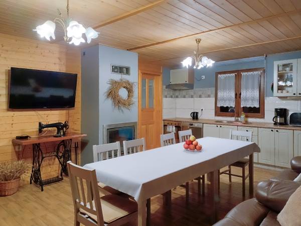 Dom nr 2 kuchnia z jadalnią