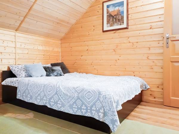 Dom nr 2 duża sypialnia na piętrze