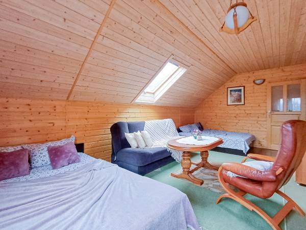 Dom nr 2 duża sypialnia na piętrze