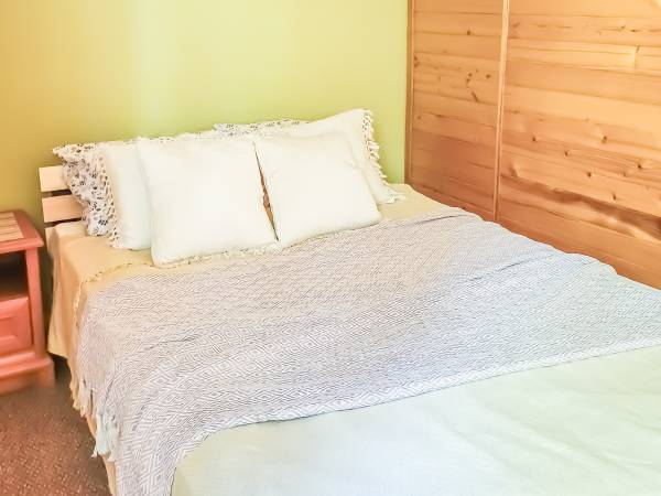 Dom nr 2 mniejsza sypialnia na piętrze