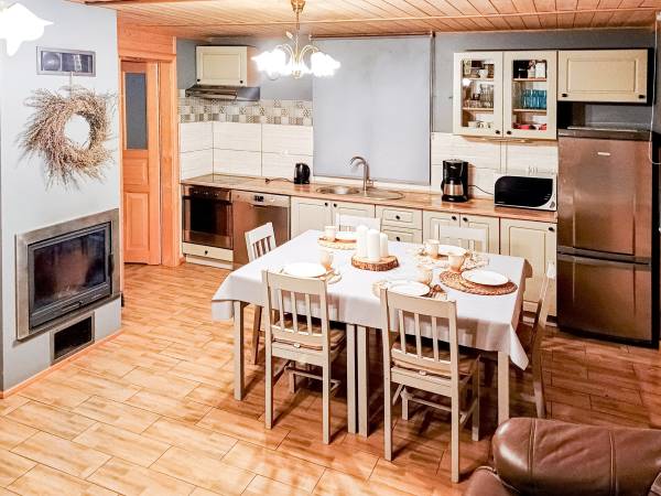 Dom nr 2 kuchnia z jadalnią