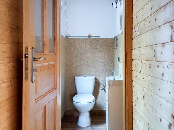 Dom nr 2 toaleta na parterze