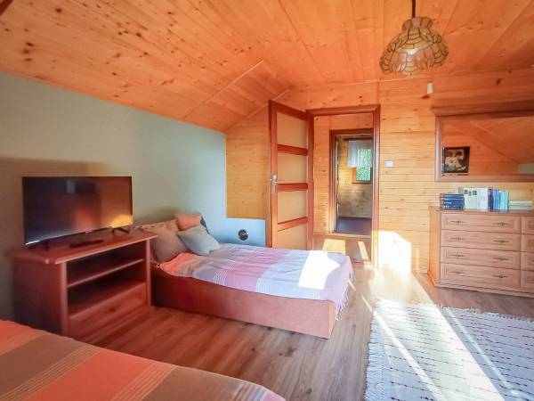 Dom nr 1 duża sypialnia na piętrze