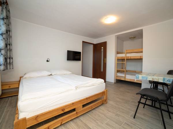 PARTER - Pokój 2 (4osobowy)