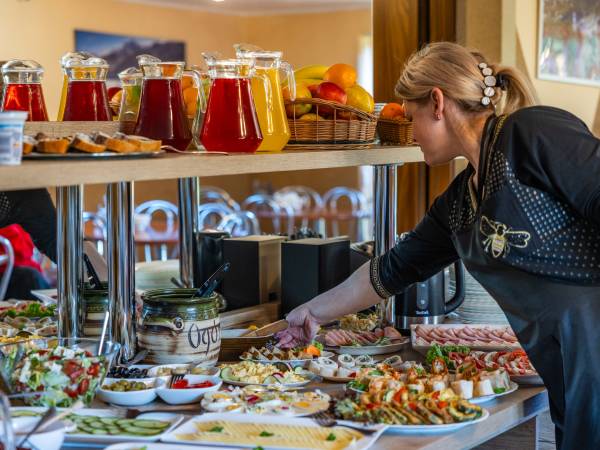 Serwujemy posiłki dostosowane do wymagań dietetycznych.