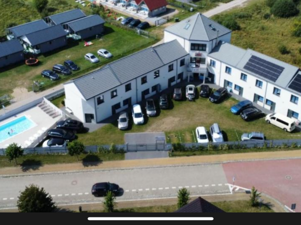 basen zdjęcie z lotu ptaka 